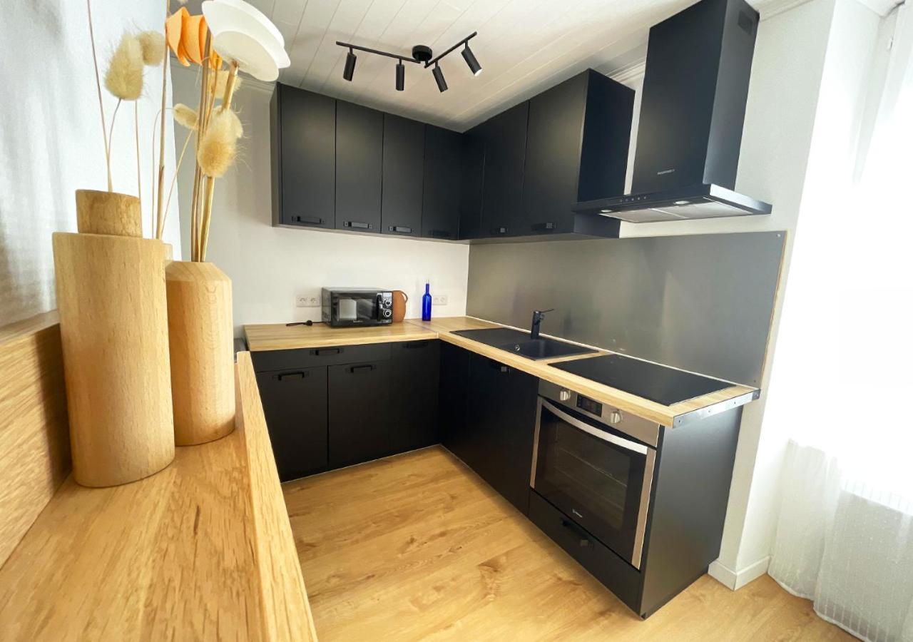 Charmant Appartement Renove Au Coeur De コンカルノー エクステリア 写真